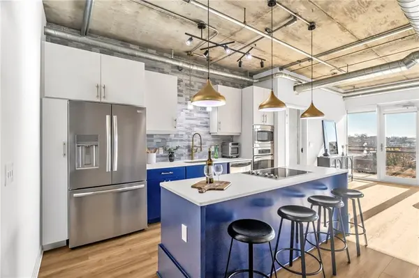 4141 Pennsylvania AVE #304, Kansas City, MO 64111