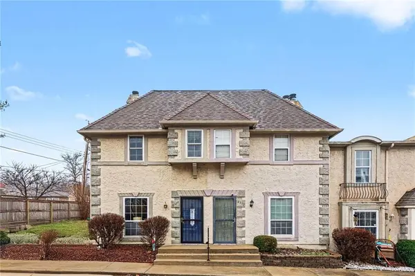 8334 Metcalf AVE, Overland Park, KS 66212