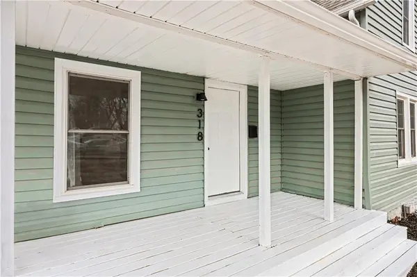 318 E Nichols ST, Spring Hill, KS 66083