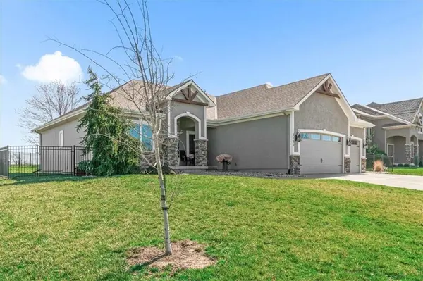 4100 SE Kyle Phillip CT, Blue Springs, MO 64014