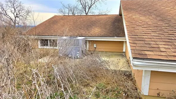 13748 Knapp RD, Centerville, KS 66014