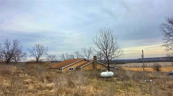 13748 Knapp RD, Centerville, KS 66014