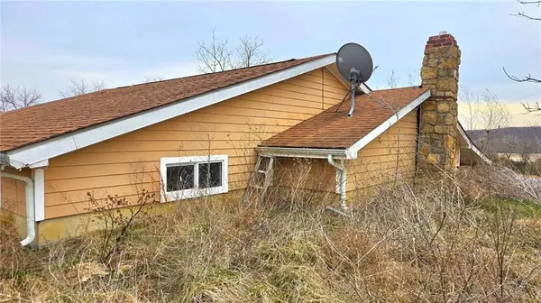 13748 Knapp RD, Centerville, KS 66014