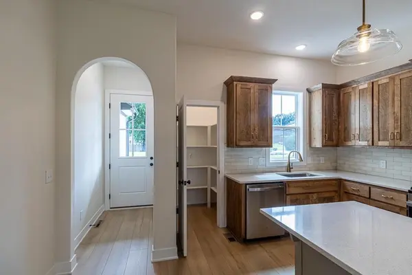 3111 Carlisle CT, St Joseph, MO 64506