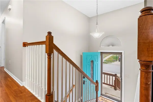933 S Kisner DR, Independence, MO 64056
