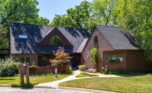 Raintree PL, Lawrence, KS 66047