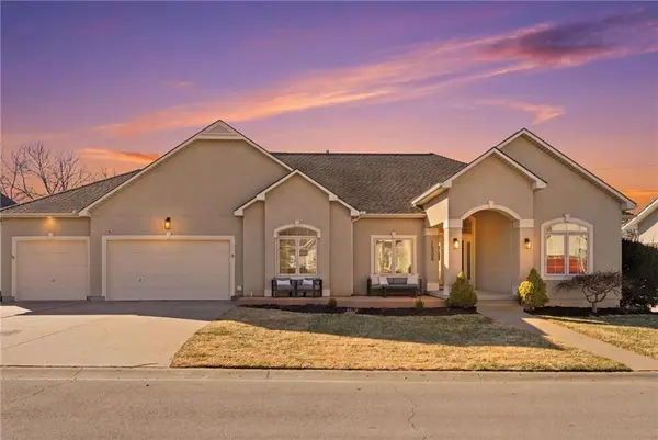 10308 Granada LN, Overland Park, KS 66207
