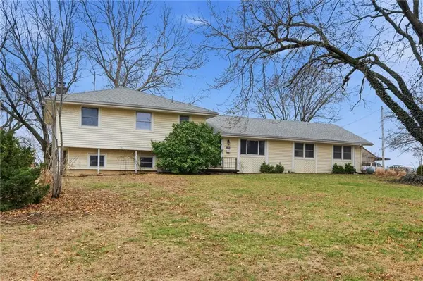 15794 151st ST,  Bonner Springs,  KS 66012