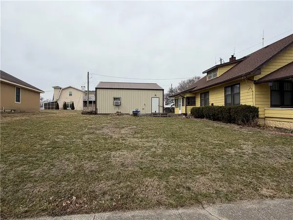 611 N Chestnut ST, Cameron, MO 64429
