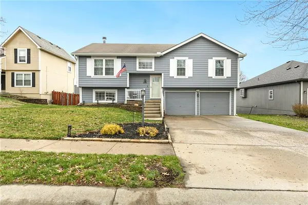 2925 Spring Garden ST, Leavenworth, KS 66048