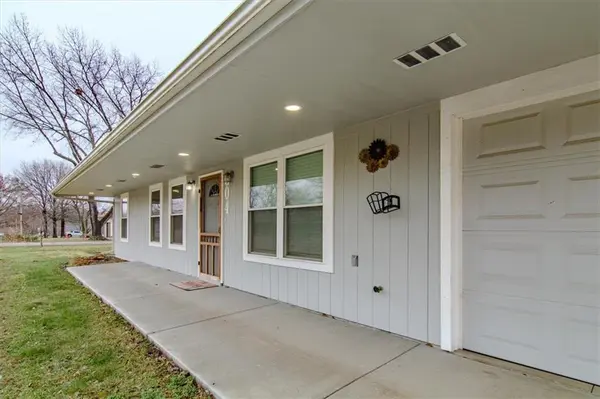 604 E Vogt RD, Urich, MO 64788