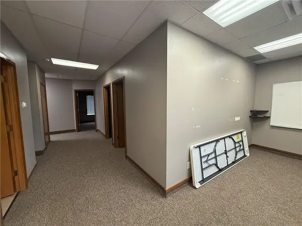 1986 NW Copper Oaks CIR, Blue Springs, MO 64015
