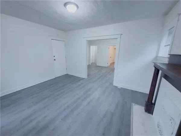 3206 E 11 th ST, Kansas City, MO 64127