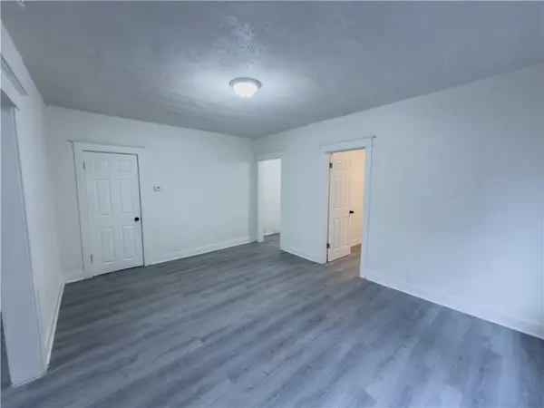 3206 E 11 th ST, Kansas City, MO 64127