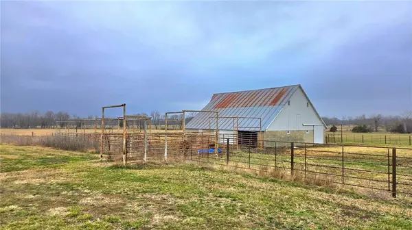 16494 E 300 RD, Prescott, KS 66767