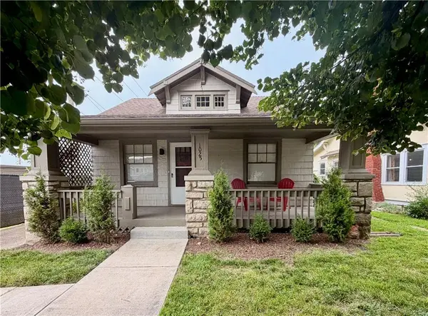 1025 E 76th ST, Kansas City, MO 64131