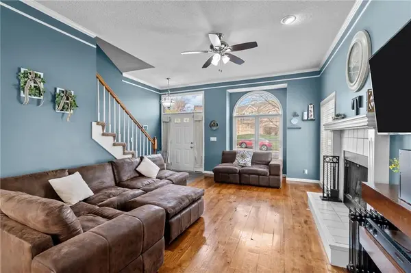 7833 N Strathbury AVE, Kansas City, MO 64151