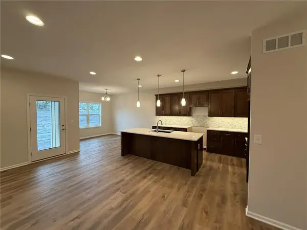 1003 George CT, Effingham, KS 66023