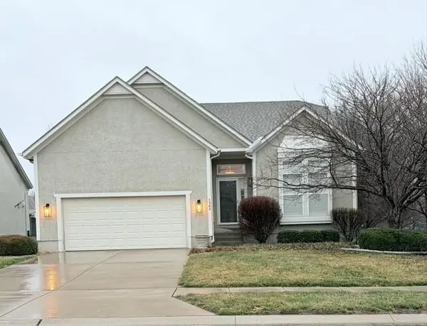 7302 W 157th TER, Overland Park, KS 66223