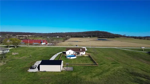 21730 Taylor RD, Lacygne, KS 66040
