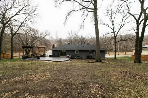 12108 NW 66th ST, Kansas City, MO 64152