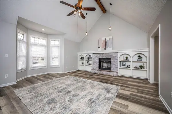 7745 W 154th TER, Overland Park, KS 66223