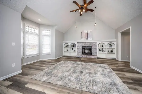 7745 W 154th TER, Overland Park, KS 66223