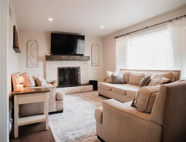 8308 N Troost AVE, Kansas City, MO 64155