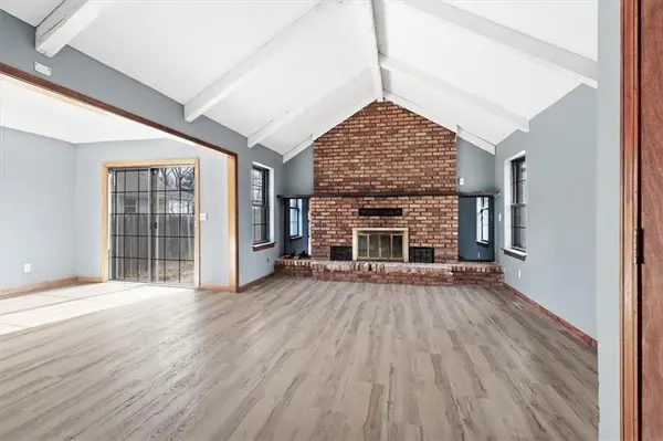 8401 STERLING AVE, Raytown, MO 64138