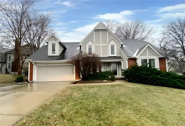 10631 W 109th ST, Overland Park, KS 66210