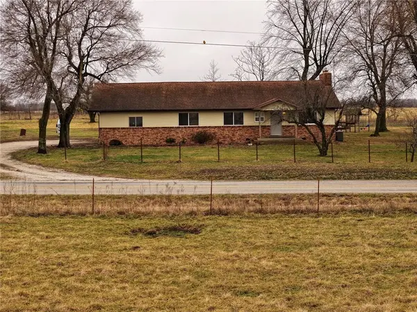 13100 E H HWY, Stockton, MO 65785
