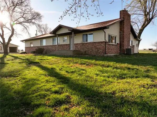 13100 E H HWY, Stockton, MO 65785