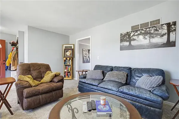 9923 Tracy AVE, Kansas City, MO 64131