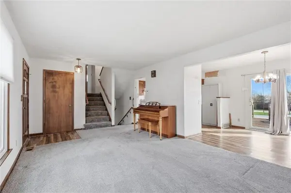 115 Manor PL, Gardner, KS 66030
