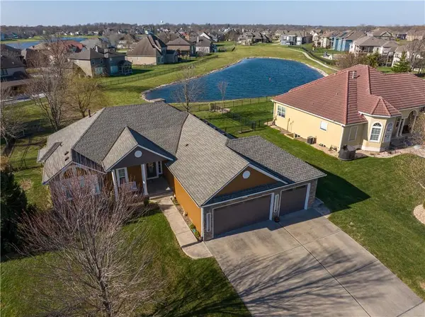 4612 SW Gull Point DR, Lee's Summit, MO 64082