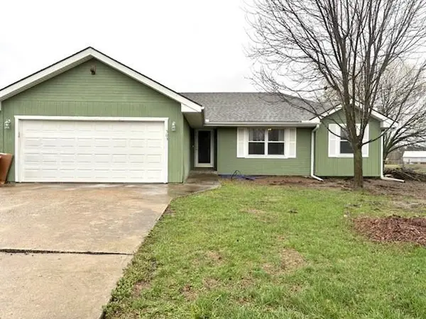503 Jennifer LN, Garden City, MO 64747