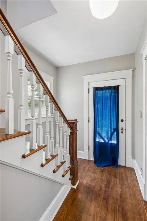 424 Walnut ST, Weston, MO 64098