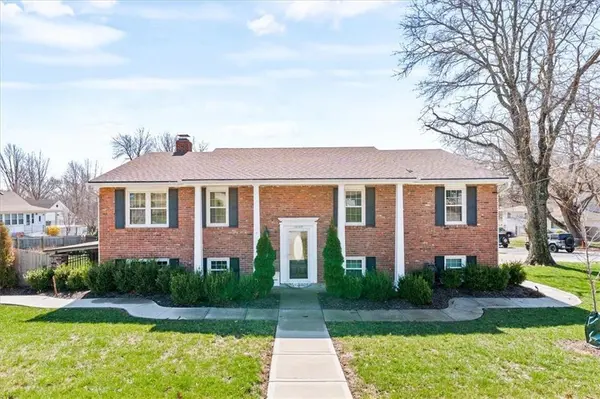 10105 W 55th ST, Merriam, KS 66203
