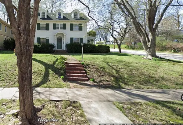 5500 Central ST, Kansas City, MO 64113