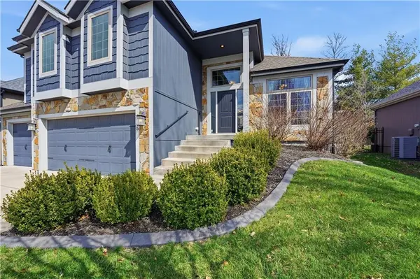 6015 N Ames AVE, Kansas City, MO 64151