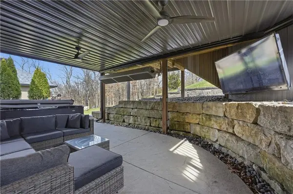6015 N Ames AVE, Kansas City, MO 64151