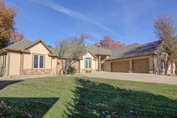 6819 Woodstock CT, Shawnee, KS 66218