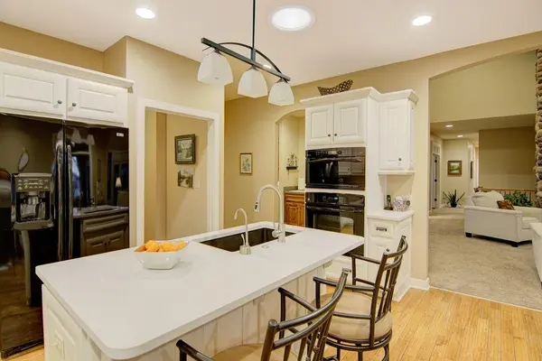 6819 Woodstock CT, Shawnee, KS 66218