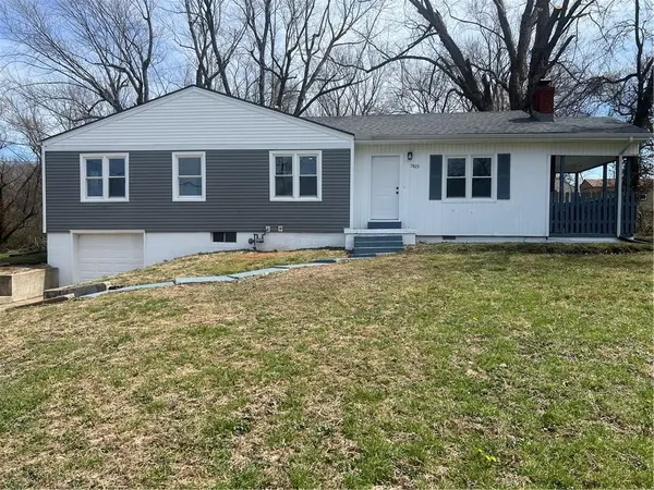 7923 James A Reed RD, Kansas City, MO 64138