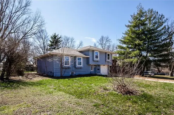 7917 E 117th ST, Kansas City, MO 64134