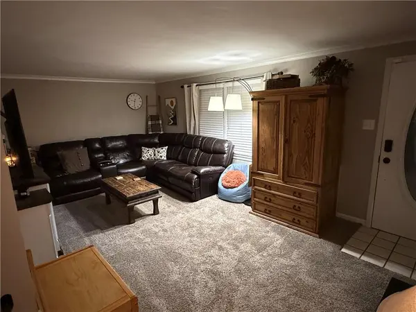 1 NW 64th ST, Kansas City, MO 64118