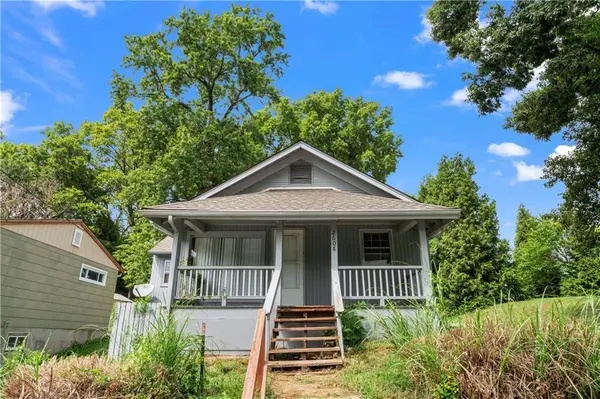 2608 Lyons ST, Avondale, MO 64117