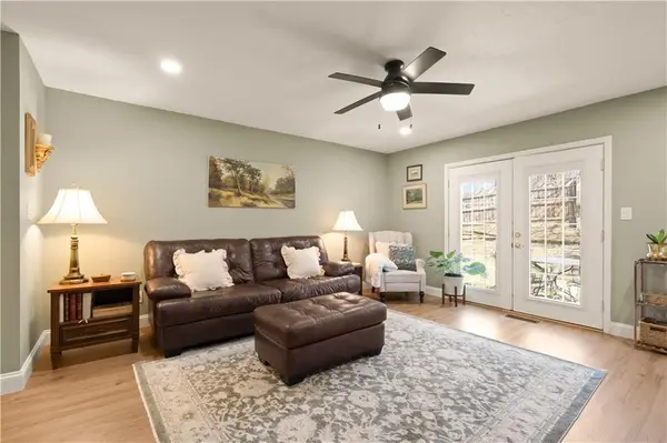 5557 Santa Fe DR, Overland Park, KS 66202
