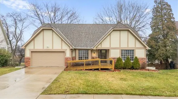 10921 Reeder ST, Overland Park, KS 66210