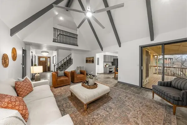 10921 Reeder ST, Overland Park, KS 66210